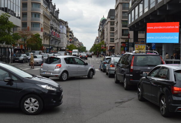 Nagyot kaszálnak a dízelbotrányból: ezernyi használtautót vásárolnak fel a csehek potom pénzekért