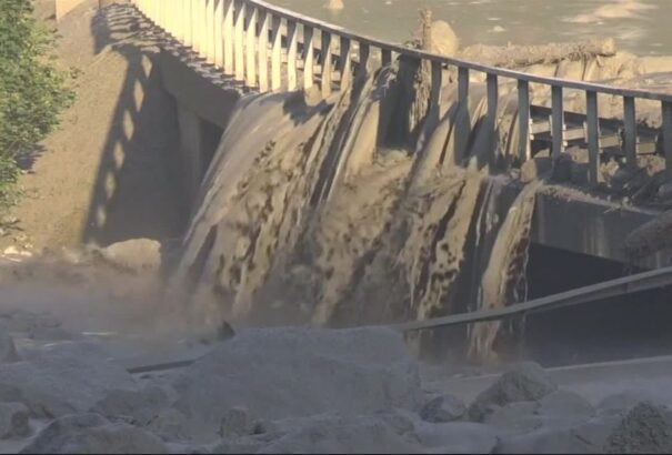 VIDEÓ: Brutális pusztítást végzett a földcsuszamlás Svájcban