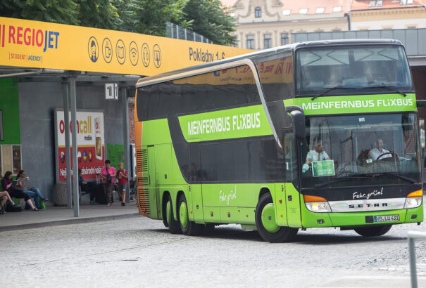 A németek eltüntetnék a RegioJetet a cseh piacról, kiéleződött a verseny