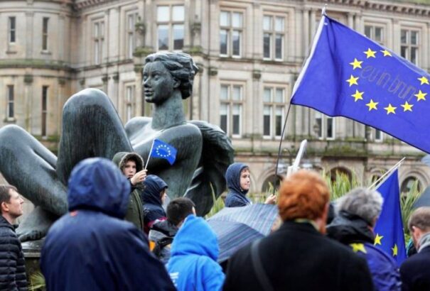 „Eumigránsok” az Európai Unióban: a lakosság 4 százaléka hagyta el a szülőföldjét