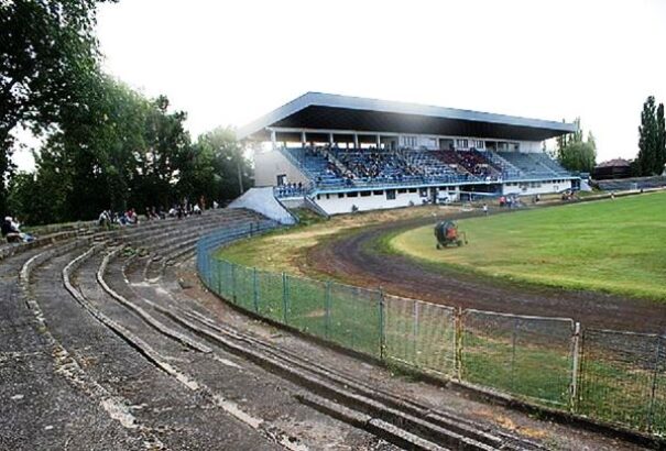 A komáromi foci magyarországi támogatása Most-Hidas szemmel