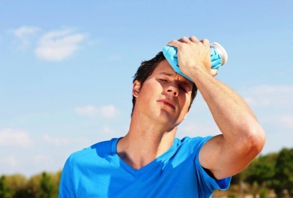 Napszúrás, hőguta, hősokk: ezek a tünetek