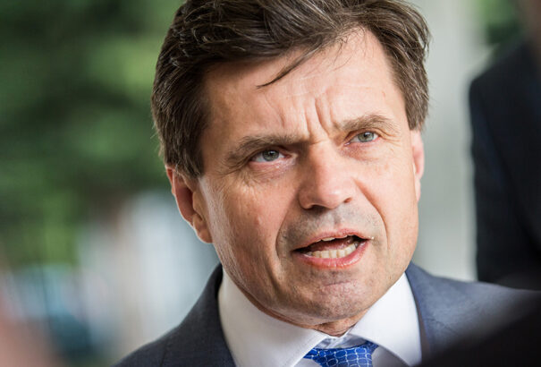 Megvan a lista: Ők profitáltak az Oktatásügyi Minisztérium gyanús uniós pénzosztásából