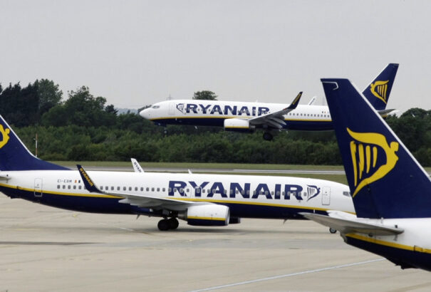 Az elkövetkezendő másfél hónapban naponta 40–50 járatot fog törölni a Ryanair