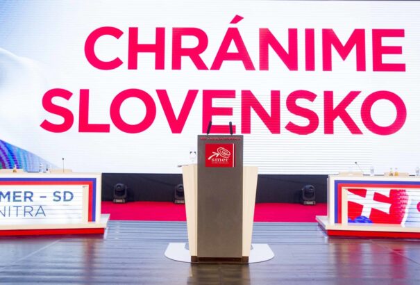 Tömegesen hagyják ott a Smert a párttagok Nyitra megyében