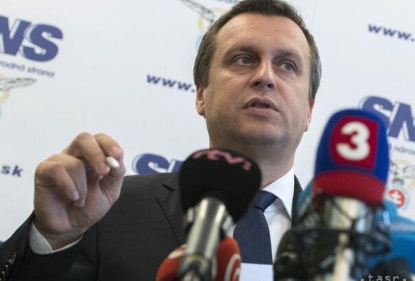 Danko kedden mutatja be az új oktatásügyi minisztert