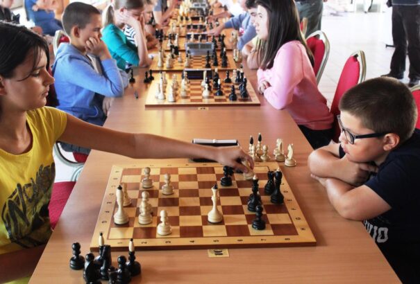 Kráľ Klaudia Emlékverseny – Diák sakktalálkozó Bátorkeszin (Eredményekkel)