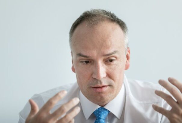 Marcel Klimek: A gazdagok egészségügyét építjük