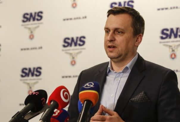 Peter Morvay: Danko ideális főnök egy olyan pártban, mint az SNS