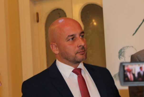 Magyar képviseleti vajúdás: Megegyezés utáni mellébeszélések és kiskapuk