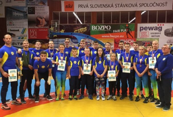 10 érmet szereztek a dunaszerdahelyi birkózók a nemzetközi ifjúsági versenyen