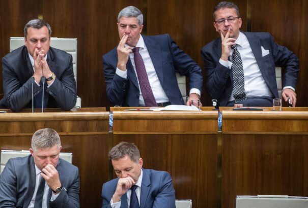 Megint zűr van a koalícióban: most az SNS és a Most-Híd került szembe egymással (Frissített)