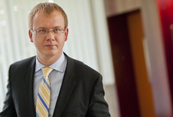 A Profesián is meghirdették az oktatásügyi miniszteri posztot – de nem egészen úgy, ahogy azt illik