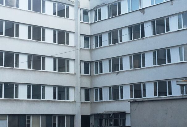 Tanévkezdés iskola-felújításokkal. Három dunaszerdahelyi középiskola a nyáron munkagépek zajától volt hangos