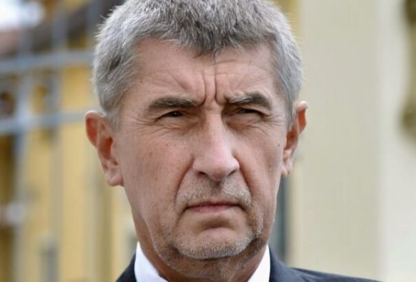 Olcsóbb sört is ígér a boldog milliárdos