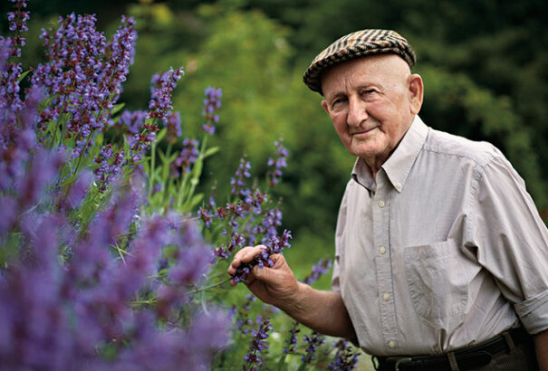 A hosszú, egészséges élet titkáról – Ipolyságon járt a bükki füvesember