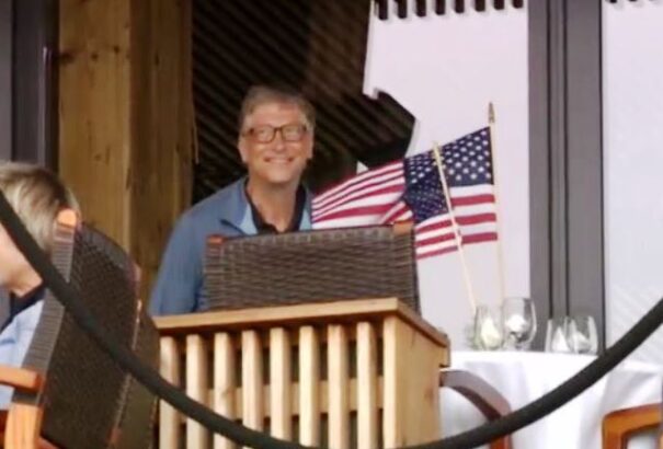 Somorján van a világ leggazdagabb embere – Képek