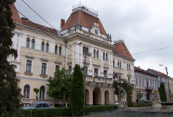 Az elárusítók hiányos nyelvtudása miatt bírságolt a román fogyasztóvédelem