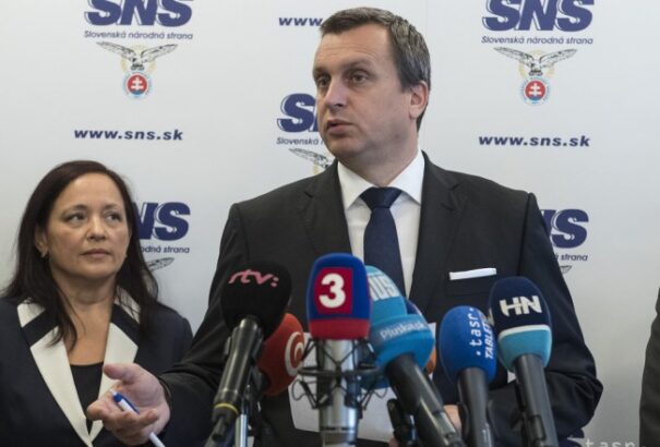 Az SNS bemutatta megyeelnök-jelöltjeit