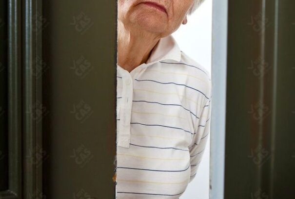 Vigyázat: Megint az idősek kerültek a csalók célkeresztjébe