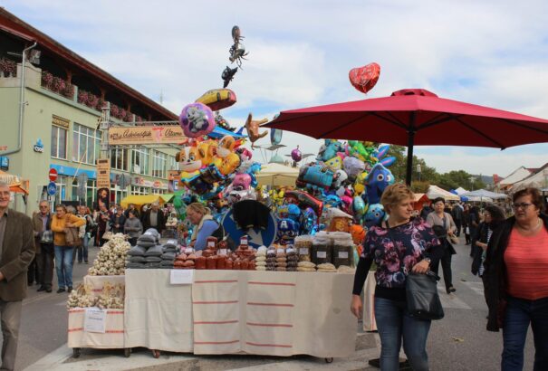 Már csütörtökön forgatag a párkányi Simon Júda-napi vásáron