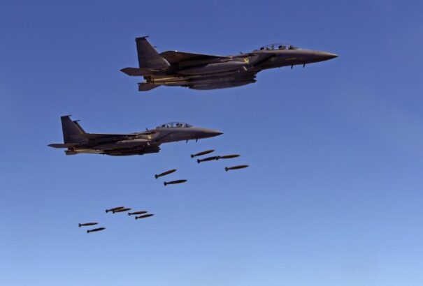 VIDEÓ: Amerikai bombázók repültek át Korea felett