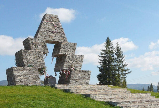 Fel akarták robbantani a vereckei honfoglalás emlékművet Kárpátalján