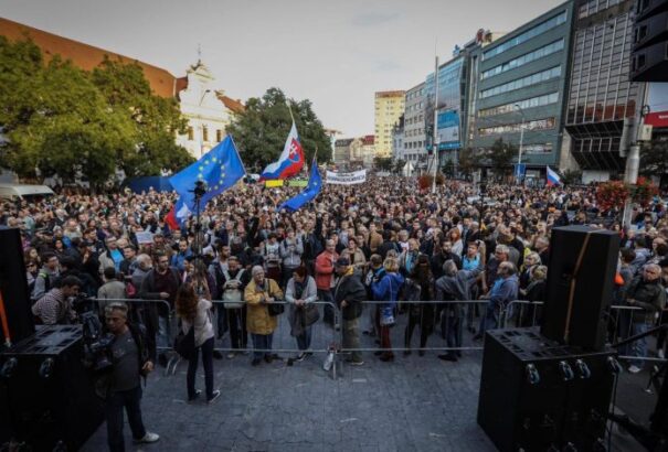 A felvidéki magyar diákok is támogatják a korrupcióellenes tüntetéseket. Íme, az indokok