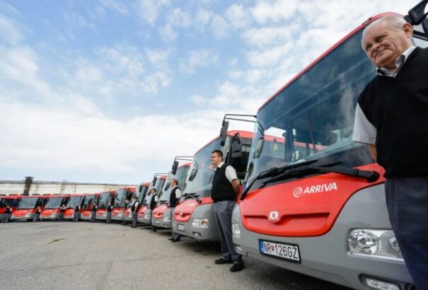 Tombol a sofőrhiány. „Veszélyeztetett fajjá” válnak a buszsofőrök