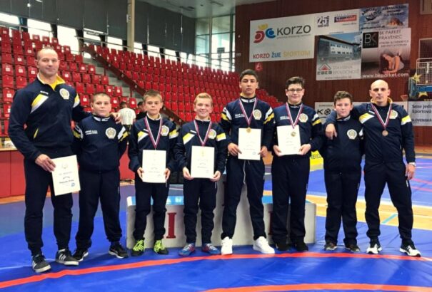 Remekeltek a dunaszerdahelyi birkózók az idei diák kötöttfogású bajnokságon