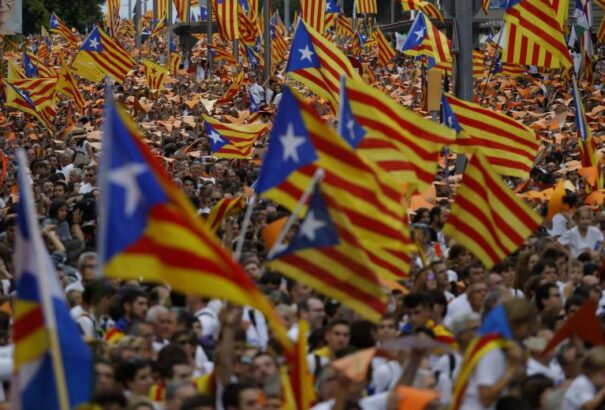 Hiába léptek közbe a spanyolok, mégis összeül a katalán parlament