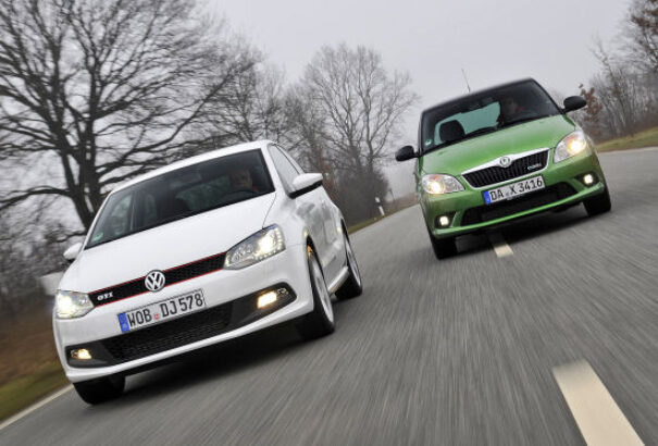 Egyre nagyobb a rivalizálás a Škoda és a Volkswagen között. Munkahelyek kerülhetnek veszélybe?