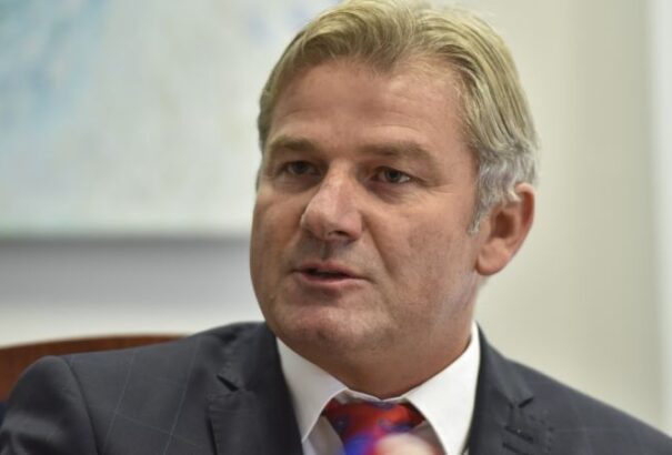 Az állam megegyezett Radomír Bžán ügyvéddel, legfeljebb 17,6 milliós jutalékot kaphat