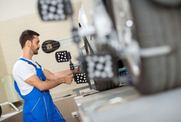 Ennyit keres egy autószerelő itthon és külföldön