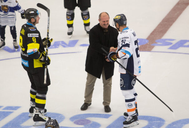 Kotleba dobta be a korongot a hokisoknak, Lintner szerint visszaéltek a Tipsport Ligával