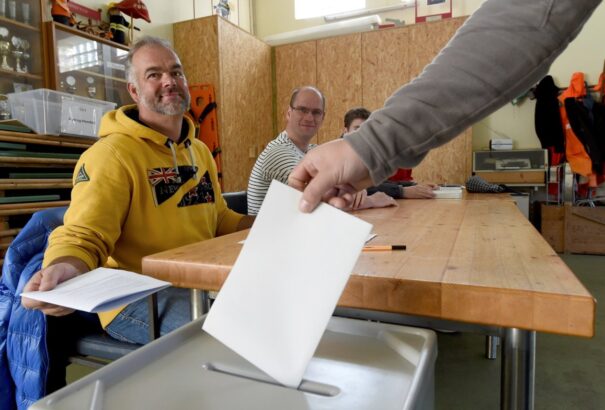 A rég túlhaladott választási mód is csökkentheti a választási részvételt a megyei választásokon