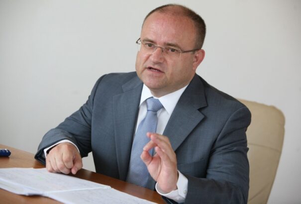 Ismert név erősítheti a Demokrati választási listáját