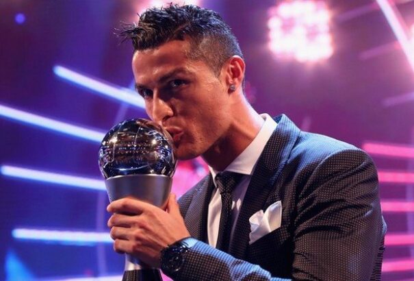 FIFA-gála: Cristiano Ronaldo ötödször is az Év játékosa lett