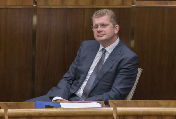 Peter Žiga gazdasági miniszter megszüntetné a milliós jutalékokat osztogató állami céget