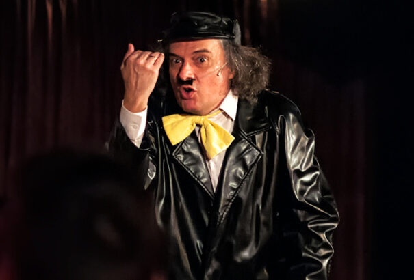 Nemzetisége: vegyes! Ezt azért mégse!