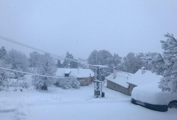 Hóhelyzet: háztartások ezrei maradtak áram nélkül Közép-Szlovákiában