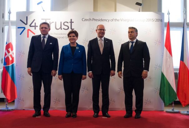 A V4 erősödésével felértékelődnek a megalkuvók is. Kell-e temetni a visegrádi együttműködést?