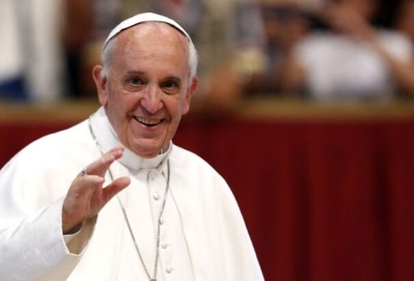 Ferenc pápa: A migránsok nem érkeznek üres kézzel