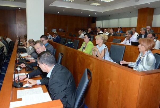 Mivel foglalkoznak az új megyei képviselők „civilben”? Többségük polgármester