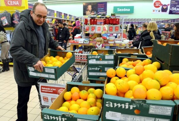 Kétszámjegyű drágulás az élelmiszereknél – jóval többe kerül az idei karácsonyi nagybevásárlás