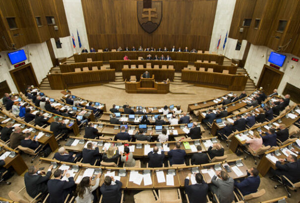 Maďarič: Különös helyzetbe kerültünk, a koalíciós képviselők nem támogatták a kormányjavaslatot