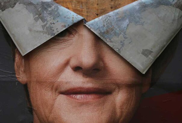 A német államfő kezében van Merkel sorsa