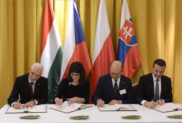 Vakcinabeszerzésben is együttműködnek a V4-ek