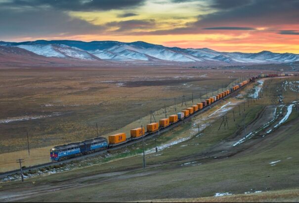 Az új selyemútnak köszönhetően 15 napon belül Európában lesz a kínai áru