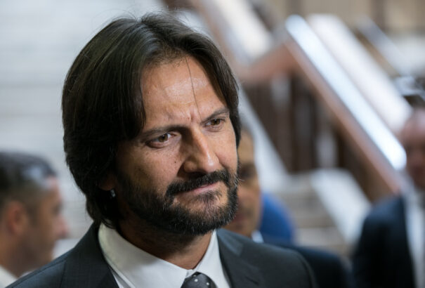 A Smer „kinyitotta az ablakot hogy kiszellőztessen”. Richtert leválthatják, Kaliňák ködösít